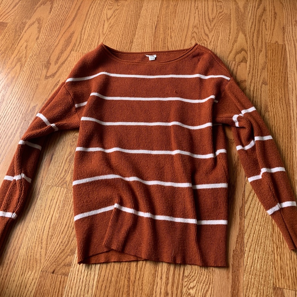 GARAGE BROWN AND WHITE STRIPED TOP!